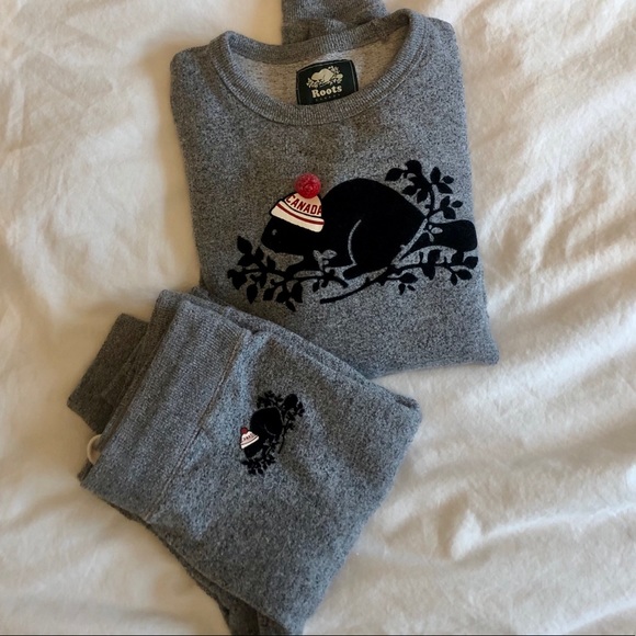 Roots Sweaters - ROOTS SKINNY SWEATPANTS AND SWEATSHIRT